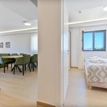 Apartman With A Swimming Pool Promajna, Makarska - 20940 *